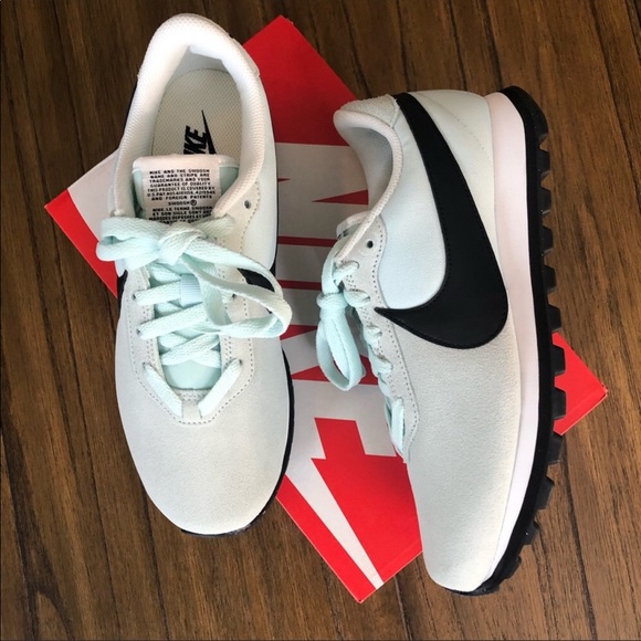 Nike Shoes - Nike PRE-LOVE O.X. Casual sneaker